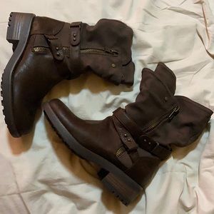 Carlos Santana boots